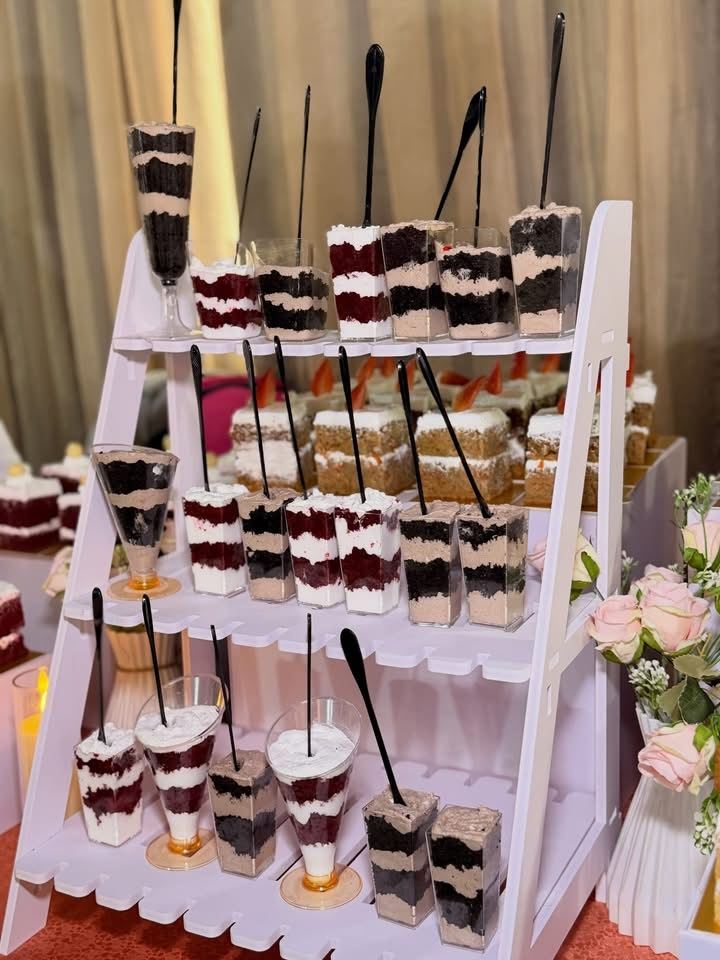 Outdoor Events, design 2 by Anah Cakes