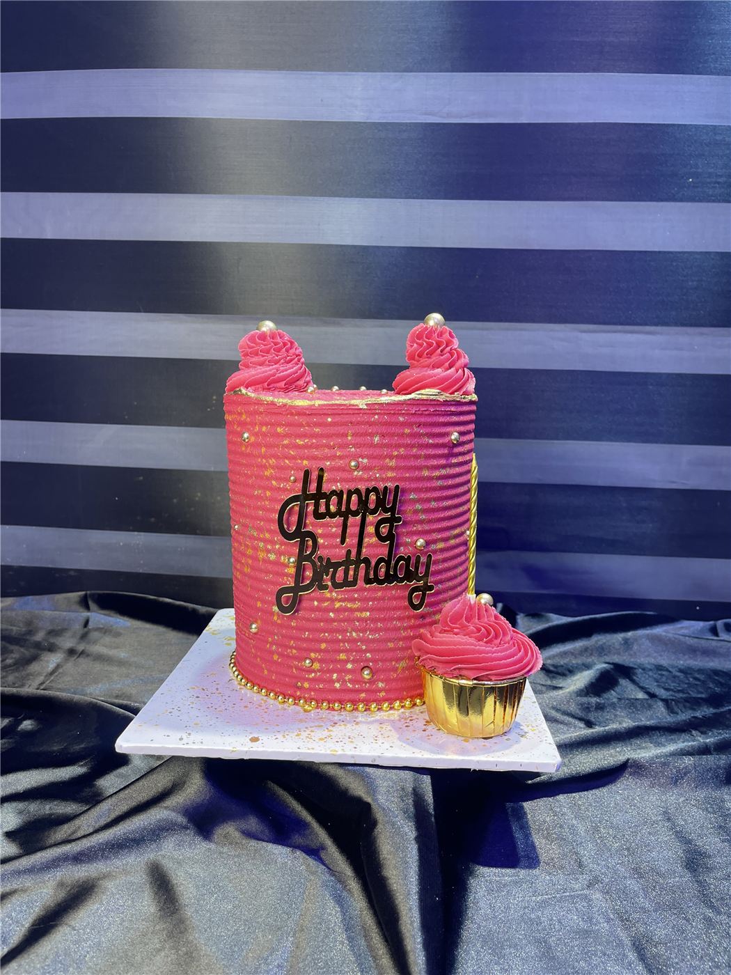 Custom Cakes, design 9 by Anah Cakes