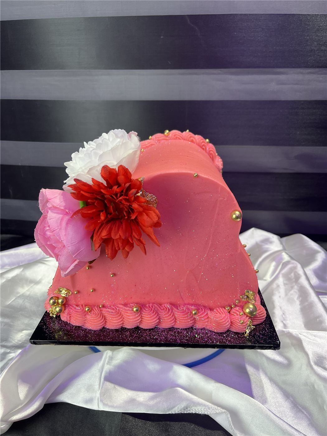 Custom Cakes, design 12 by Anah Cakes