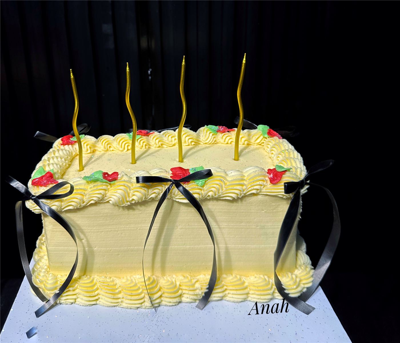 Custom Cakes, design 18 by Anah Cakes