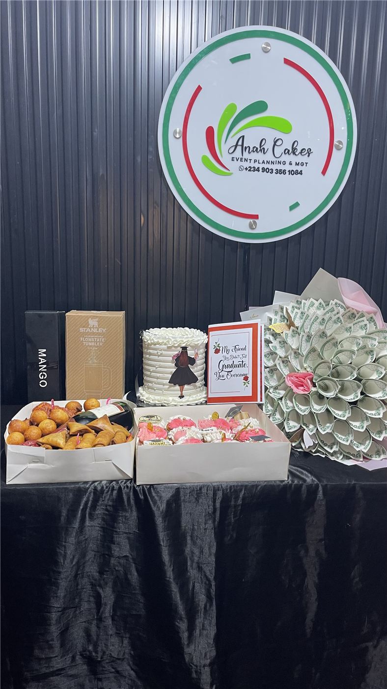 Surprise Packages, design 6 by Anah Cakes