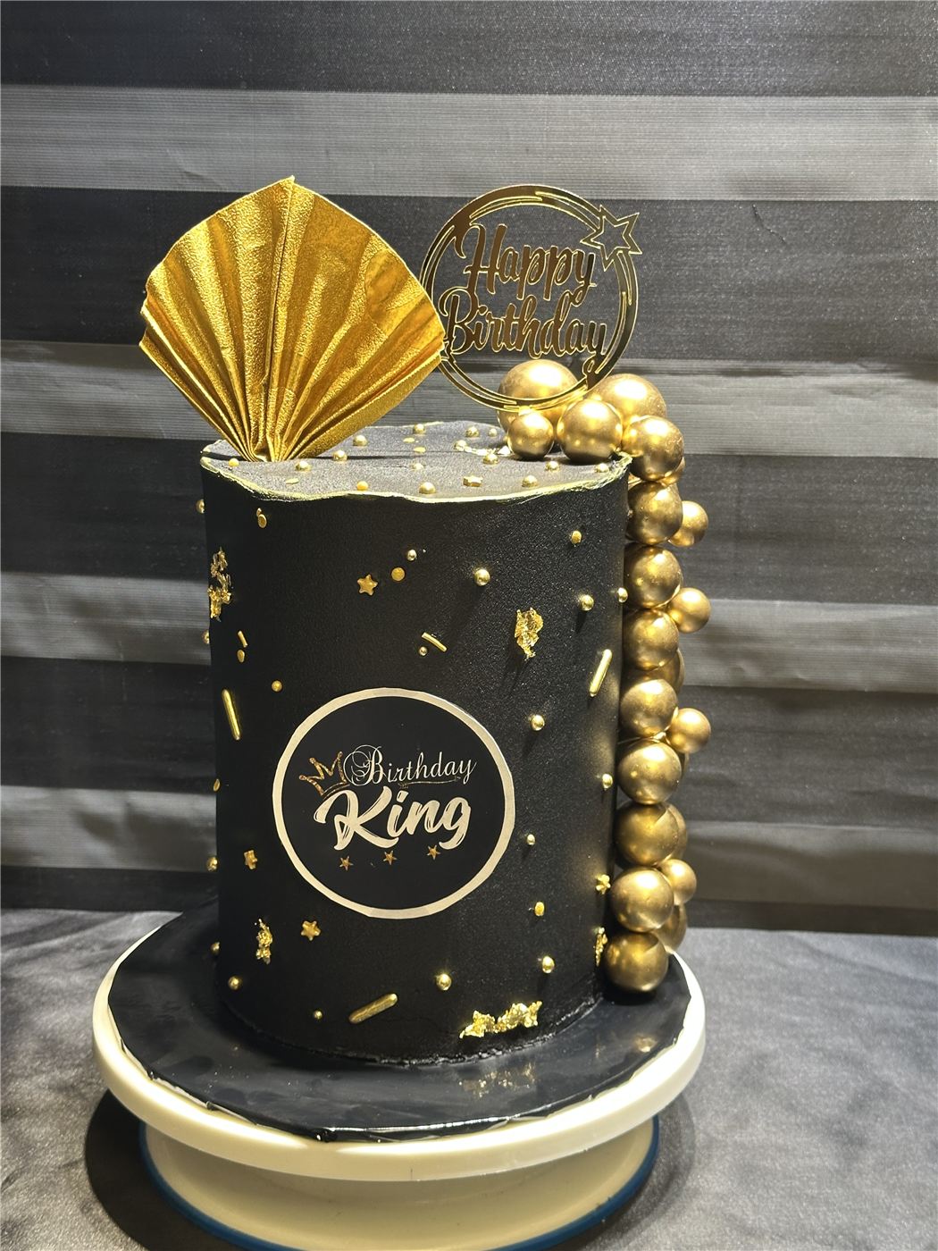 Custom Cakes, design 3 by Anah Cakes